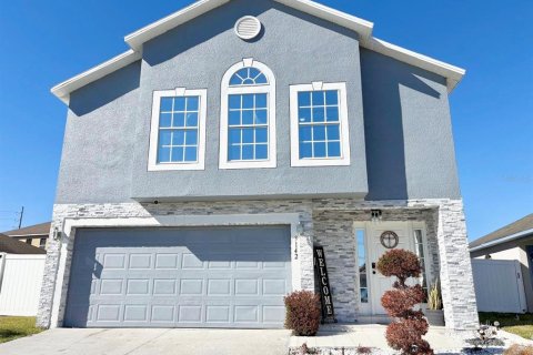 House in Winter Haven, Florida 4 bedrooms, 204.66 sq.m. № 2098880