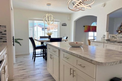 House in Winter Haven, Florida 4 bedrooms, 204.66 sq.m. № 2098880 - photo 25