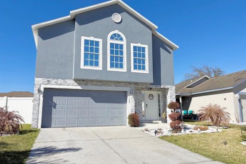 House in Winter Haven, Florida 4 bedrooms, 204.66 sq.m. № 2098880 - photo 2