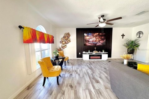 House in Winter Haven, Florida 4 bedrooms, 204.66 sq.m. № 2098880 - photo 18