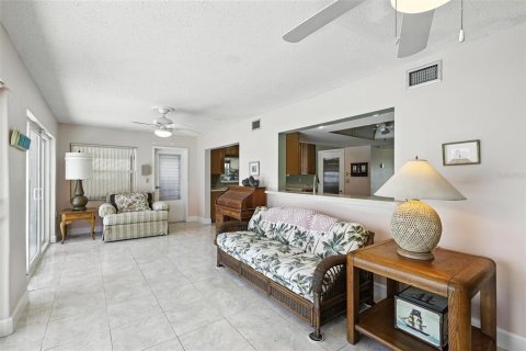 Купить виллу или дом в Порт-Шарлотт, Флорида 7 комнат, 154.59м2, № 1824207 - фото 14