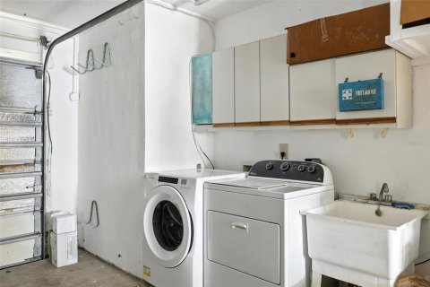 Купить виллу или дом в Порт-Шарлотт, Флорида 7 комнат, 154.59м2, № 1824207 - фото 24