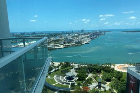 Condominio en venta en Miami, Florida, 3 dormitorios, 166.76 m2 № 1707207 - foto 21