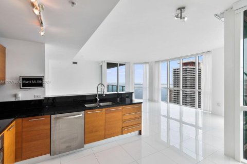 Condominio en venta en Miami, Florida, 3 dormitorios, 166.76 m2 № 1707207 - foto 15