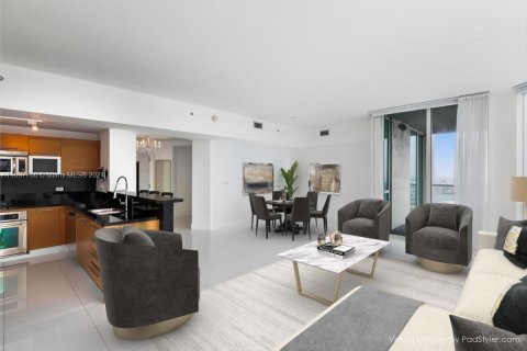 Condominio en venta en Miami, Florida, 3 dormitorios, 166.76 m2 № 1707207 - foto 3