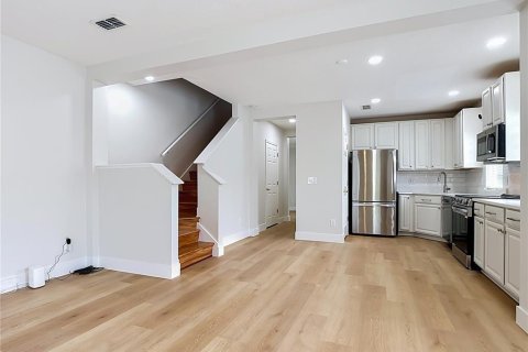 Touwnhouse à vendre à Celebration, Floride: 2 chambres, 133.78 m2 № 2408329 - photo 13