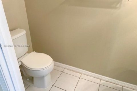 House in Weston, Florida 2 bedrooms, 103.12 sq.m. № 2064840 - photo 7