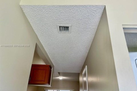 House in Weston, Florida 2 bedrooms, 103.12 sq.m. № 2064840 - photo 6