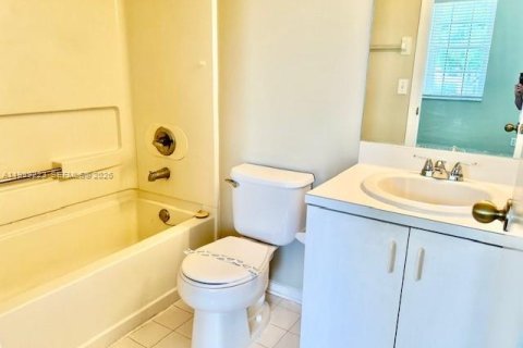 House in Weston, Florida 2 bedrooms, 103.12 sq.m. № 2064840 - photo 17