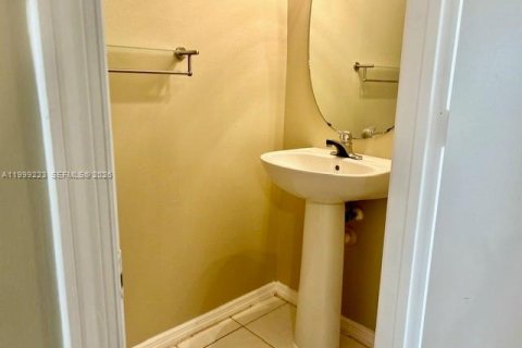 House in Weston, Florida 2 bedrooms, 103.12 sq.m. № 2064840 - photo 8