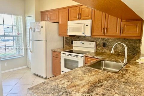 House in Weston, Florida 2 bedrooms, 103.12 sq.m. № 2064840 - photo 4