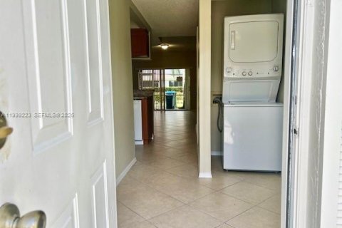 House in Weston, Florida 2 bedrooms, 103.12 sq.m. № 2064840 - photo 3
