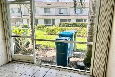 House in Weston, Florida 2 bedrooms, 103.12 sq.m. № 2064840 - photo 12