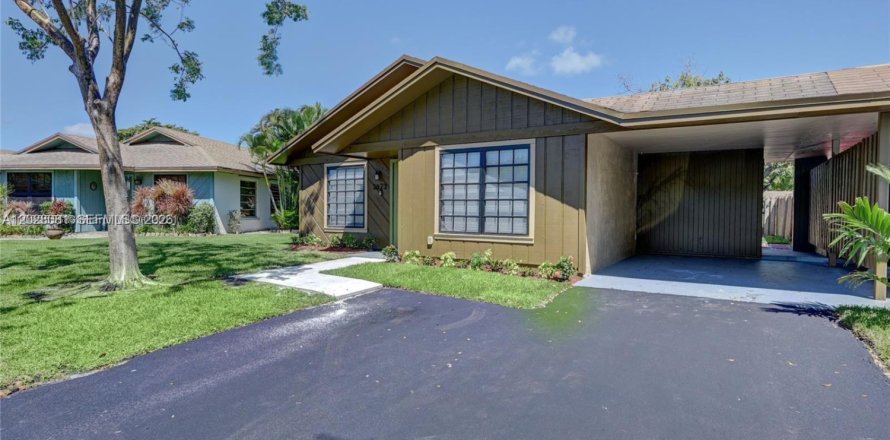 Casa en Davie, Florida 3 dormitorios, 122.35 m2 № 2085024