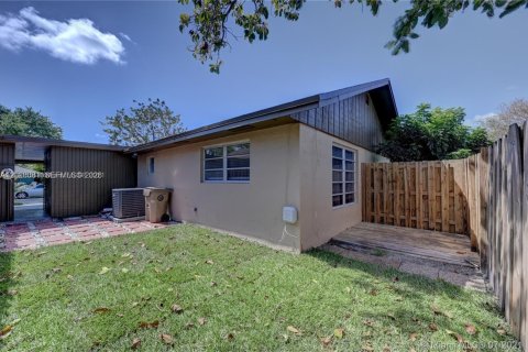 Casa en alquiler en Davie, Florida, 3 dormitorios, 122.35 m2 № 2085024 - foto 19