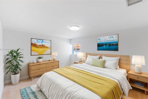 Propiedad comercial en venta en Miami, Florida, 337.24 m2 № 1764103 - foto 10