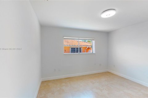 Propiedad comercial en venta en Miami, Florida, 337.24 m2 № 1764103 - foto 13