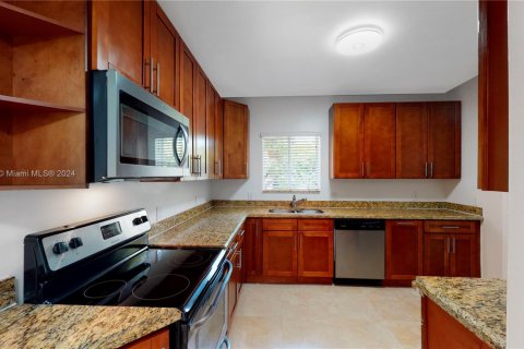Propiedad comercial en venta en Miami, Florida, 337.24 m2 № 1764103 - foto 20