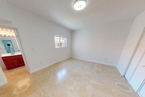 Propiedad comercial en venta en Miami, Florida, 337.24 m2 № 1764103 - foto 9