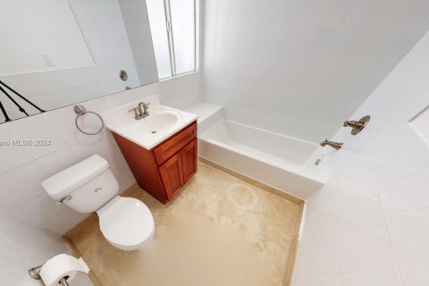 Propiedad comercial en venta en Miami, Florida, 337.24 m2 № 1764103 - foto 25