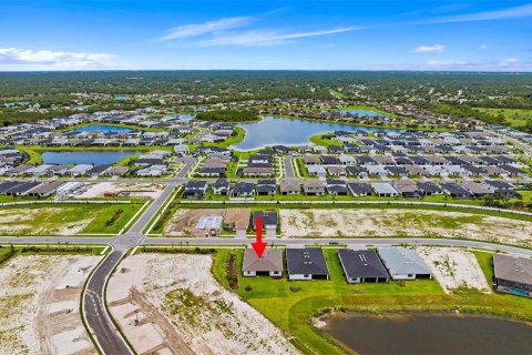 House in North Port, Florida 3 bedrooms, 209.87 sq.m. № 1813774 - photo 27