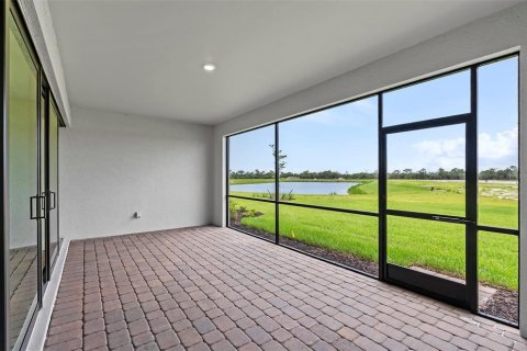 House in North Port, Florida 3 bedrooms, 209.87 sq.m. № 1813774 - photo 21