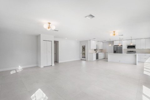 Casa en alquiler en Boca Raton, Florida, 3 dormitorios, 190.08 m2 № 2247936 - foto 9