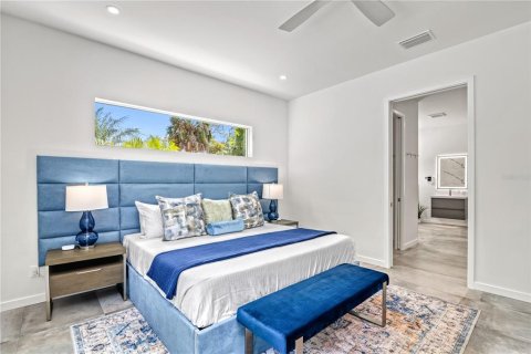 House in Sarasota, Florida 6 bedrooms, 325.16 sq.m. № 1584066 - photo 24