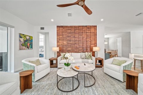 House in Sarasota, Florida 6 bedrooms, 325.16 sq.m. № 1584066 - photo 13