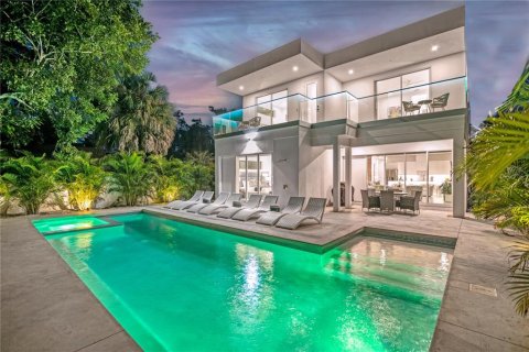 House in Sarasota, Florida 6 bedrooms, 325.16 sq.m. № 1584066 - photo 3