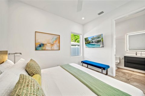 House in Sarasota, Florida 6 bedrooms, 325.16 sq.m. № 1584066 - photo 19