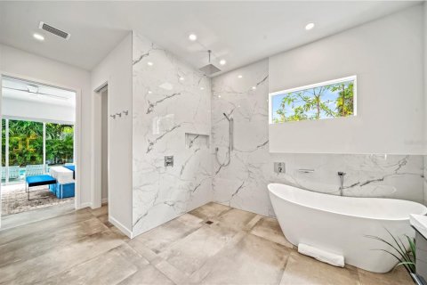 House in Sarasota, Florida 6 bedrooms, 325.16 sq.m. № 1584066 - photo 27