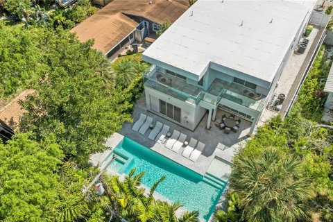House in Sarasota, Florida 6 bedrooms, 325.16 sq.m. № 1584066 - photo 4