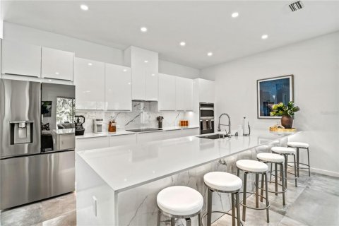 House in Sarasota, Florida 6 bedrooms, 325.16 sq.m. № 1584066 - photo 7
