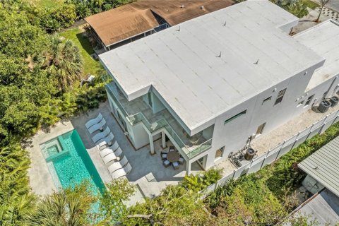 House in Sarasota, Florida 6 bedrooms, 325.16 sq.m. № 1584066 - photo 5