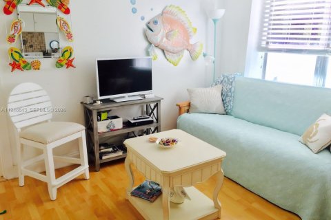 Immobilier commercial à vendre à Miami, Floride № 2004678 - photo 19