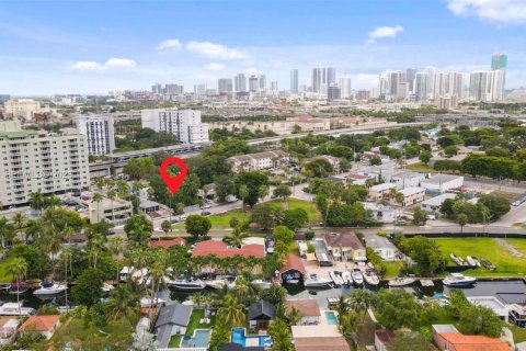 Immobilier commercial à vendre à Miami, Floride № 2004678 - photo 12