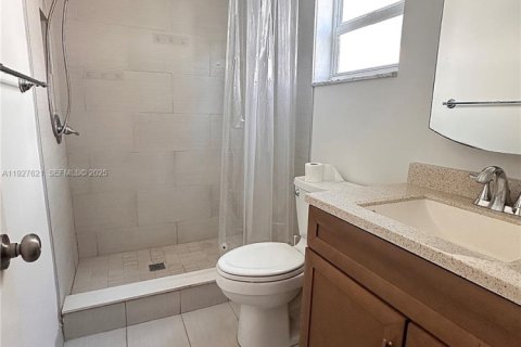 Condo in Hollywood, Florida, 1 bedroom № 1987883 - photo 5