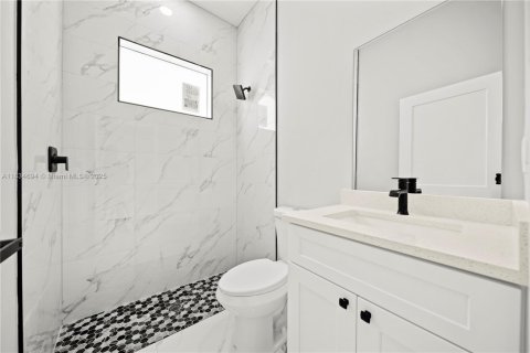 House in Lehigh Acres, Florida 3 bedrooms, 117.99 sq.m. № 1958733 - photo 15