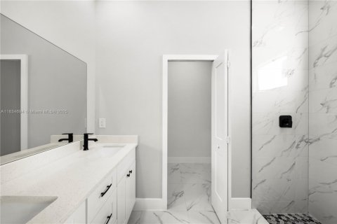 Купить виллу или дом в Лихай-Эйкерс, Флорида 3 спальни, 117.99м2, № 1958733 - фото 10