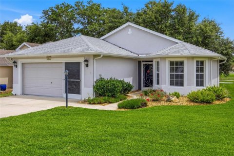 House in Leesburg, Florida 3 bedrooms, 145.95 sq.m. № 2227895