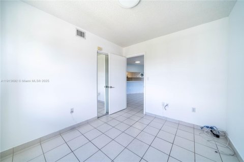 Copropriété à louer à Miami Beach, Floride: 2 chambres, 65.96 m2 № 1968920 - photo 8