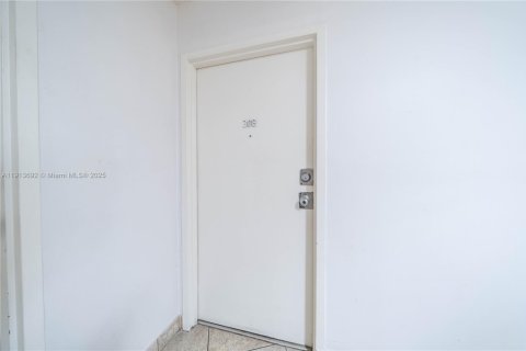 Copropriété à louer à Miami Beach, Floride: 2 chambres, 65.96 m2 № 1968920 - photo 7