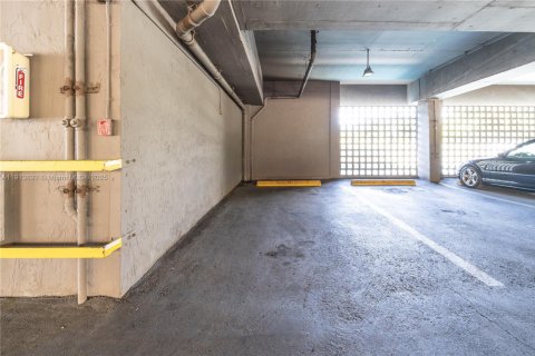 Copropriété à louer à Miami Beach, Floride: 2 chambres, 65.96 m2 № 1968920 - photo 4