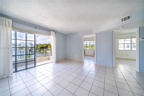 Copropriété à louer à Miami Beach, Floride: 2 chambres, 65.96 m2 № 1968920 - photo 17