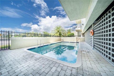 Copropriété à louer à Miami Beach, Floride: 2 chambres, 65.96 m2 № 1968920 - photo 5