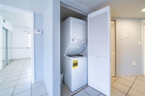 Copropriété à louer à Miami Beach, Floride: 2 chambres, 65.96 m2 № 1968920 - photo 18