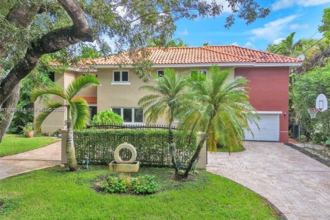 House in Coral Gables, Florida 3 bedrooms, 257.15 sq.m. № 2088842