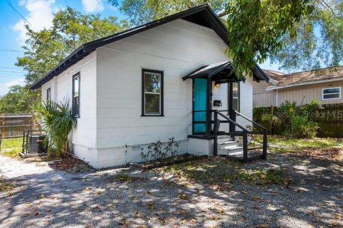 Commercial property in Saint Petersburg, Florida 4 bedrooms, 161.37 sq.m. № 2371453