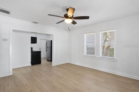 Commercial property in Saint Petersburg, Florida 4 bedrooms, 161.37 sq.m. № 2371453 - photo 5